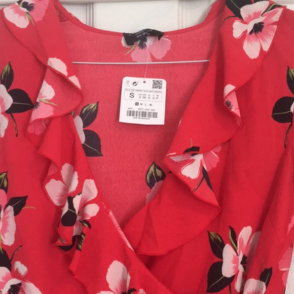NWT Zara Red Floral Faux Wrap Ruffle Bodysuit Blouse - S - Picture 4 of 10